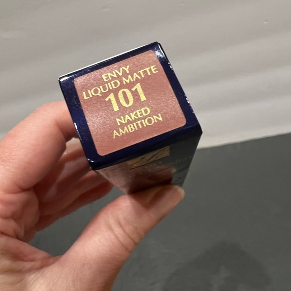 NIB Estée Lauder Pure Color Envy Liquid Matte Lipcolor in Naked Ambition - Picture 3 of 4